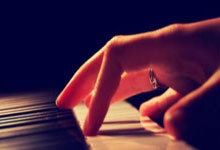 欧博官方网站：瑞士羽毛球公开赛：圣坛组合与贾一凡／张殊贤会师女双决赛.